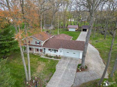 1148 Hackman Dr, Temperance, MI 48182 photo 2