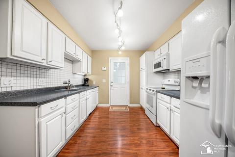 1148 Hackman Dr, Temperance, MI 48182 photo 16