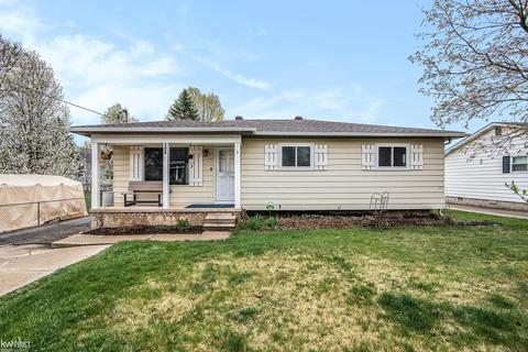 208 Bloomingdale, Fenton, MI 48430