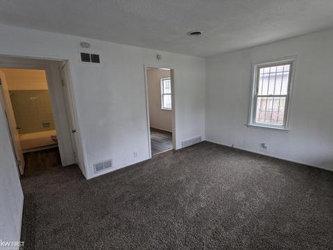 1015 Darling, Flint, MI 48532 photo 5