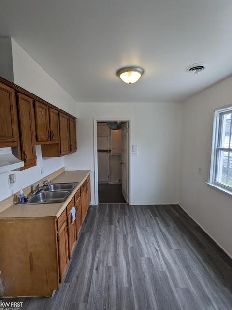 1015 Darling, Flint, MI 48532 photo 17