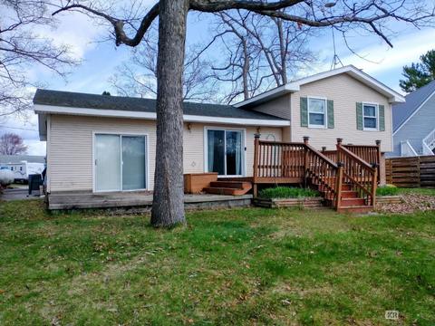 6565 Circle Dr, Harrison, MI 48625 photo 4