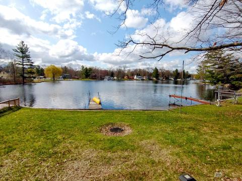 6565 Circle Dr, Harrison, MI 48625 photo 2