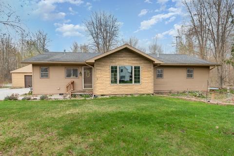 1817 E Coggins, Pinconning, MI 48650
