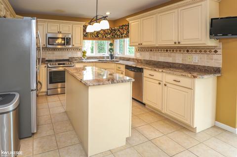 48201 Thistle, Macomb, MI 48044 photo 36