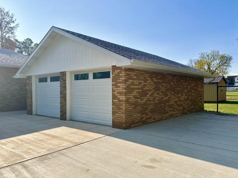 803 Center, Gladwin, MI 48624 photo 4
