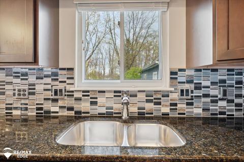 7055 Donelson Trl, Davison, MI 48423 photo 12