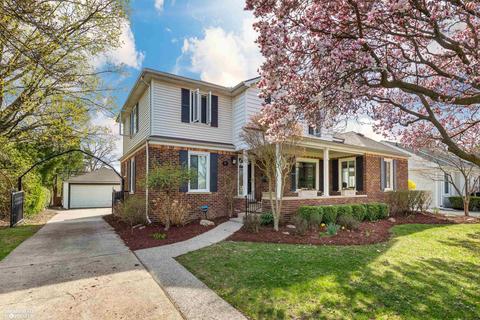 791 Roslyn, Grosse Pointe Woods, MI 48236