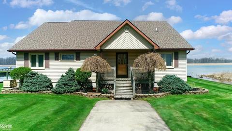 4658 Middle Channel, Harsens Island, MI 48028