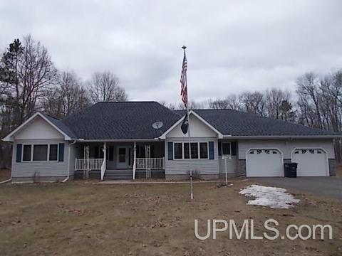 1566 Town Rd Bb, Florence, WI 54121
