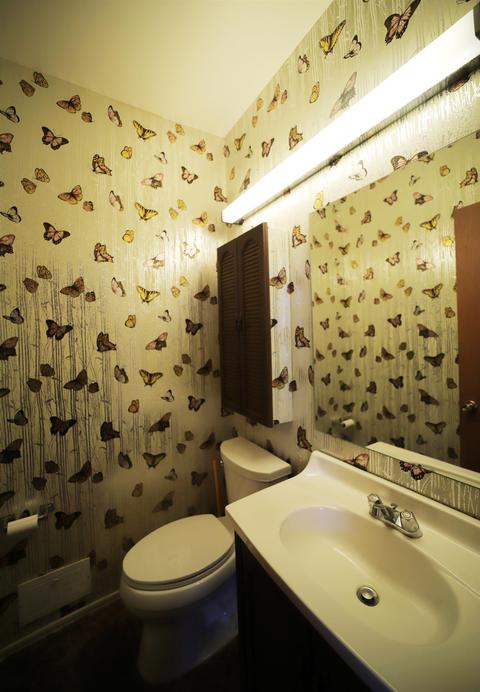 1051 Cabot Dr, Flint, MI 48532 photo 18