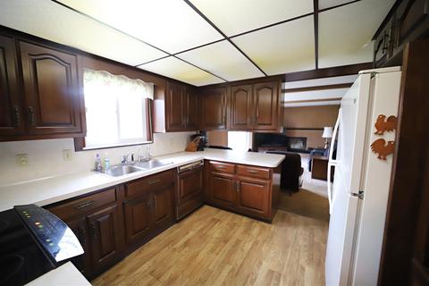 1051 Cabot Dr, Flint, MI 48532 photo 8