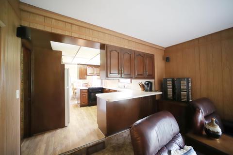 1051 Cabot Dr, Flint, MI 48532 photo 13