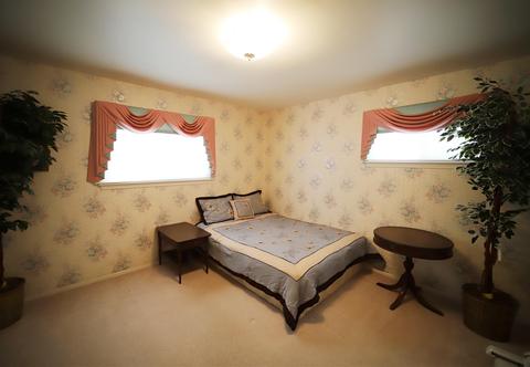1051 Cabot Dr, Flint, MI 48532 photo 16