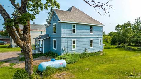 49936 Quincy St, Hancock, MI 49930