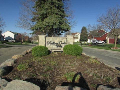 1921 Oak Squire, Howell, MI 48855