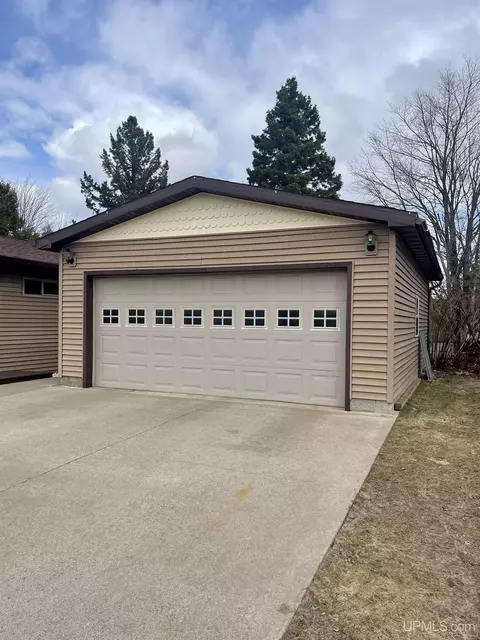 115 S Rose, Ishpeming, MI 49849 photo 29