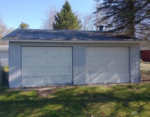 2570 Beatrice, Harrison, MI 48625 photo 2