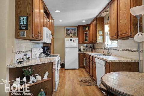 505 E Mcconnel St, Saint Johns, MI 48879 photo 5