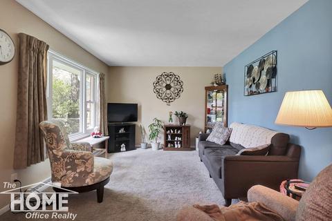 505 E Mcconnel St, Saint Johns, MI 48879 photo 3