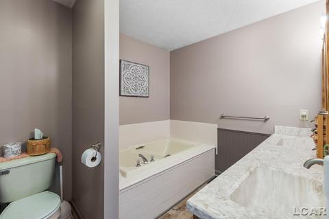 10290 Fairway Dr, Jerome, MI 49249 photo 18