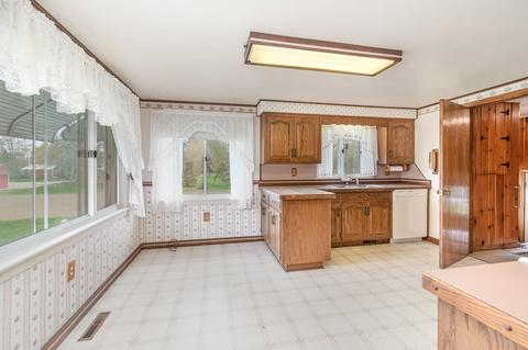 772 N Scheurmann Rd, Bay City, MI 48708 photo 7