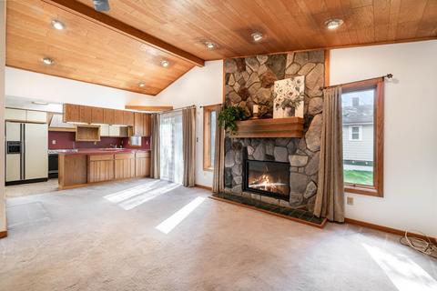609 E Carpenter St, Midland, MI 48640 photo 4