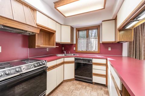 609 E Carpenter St, Midland, MI 48640 photo 9
