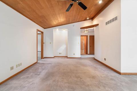 609 E Carpenter St, Midland, MI 48640 photo 7