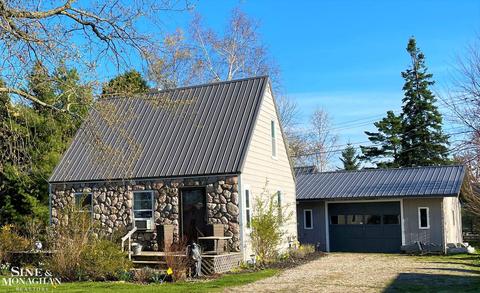7434 Woodland, Lexington, MI 48450