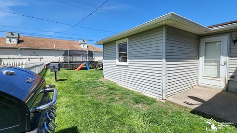 1043 Bentley, Monroe, MI 48162 photo 4