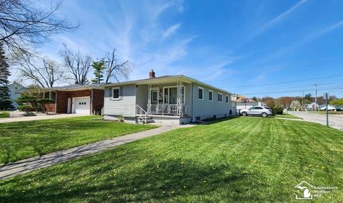 1043 Bentley, Monroe, MI 48162 photo 2