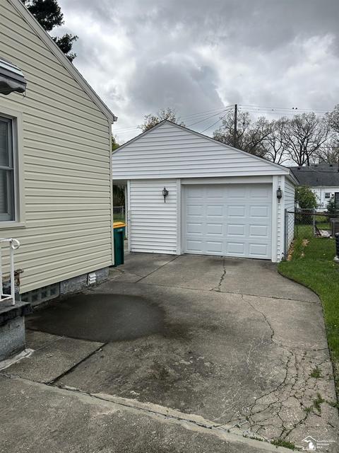 35 Stanford Dr, Monroe, MI 48161 photo 3