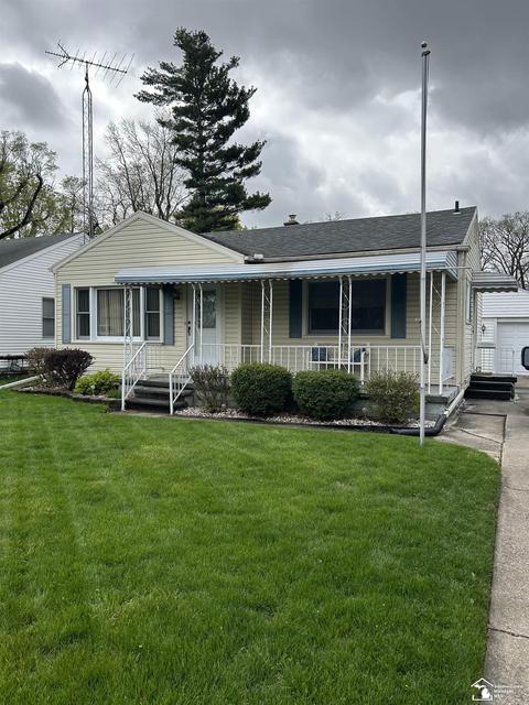 35 Stanford Dr, Monroe, MI 48161 photo 1