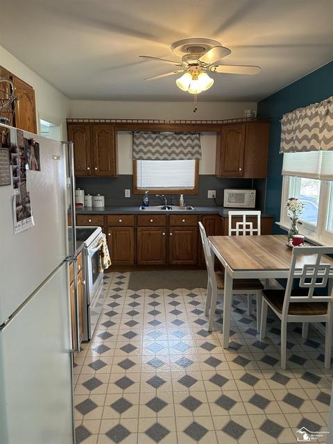 35 Stanford Dr, Monroe, MI 48161 photo 4