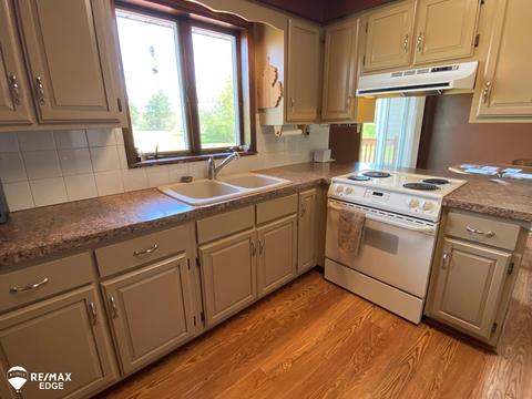 8177 Potter Rd, Davison, MI 48423 photo 2