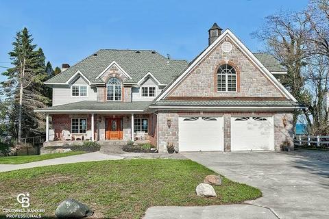 3864 N Lakeshore, Deckerville, MI 48427