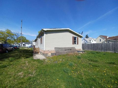 521 Tabor, Adrian, MI 49221 photo 3