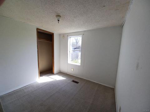 521 Tabor, Adrian, MI 49221 photo 9