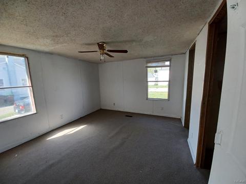 521 Tabor, Adrian, MI 49221 photo 10