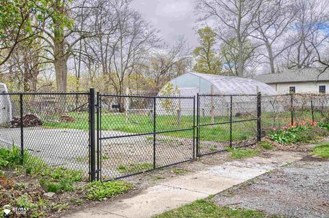403 W 6th St, Flint, MI 48503 photo 4