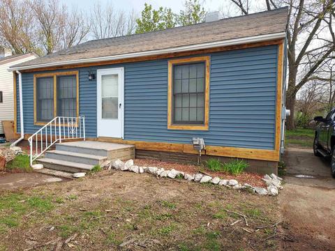 1239 W Atherton Rd, Flint, MI 48507