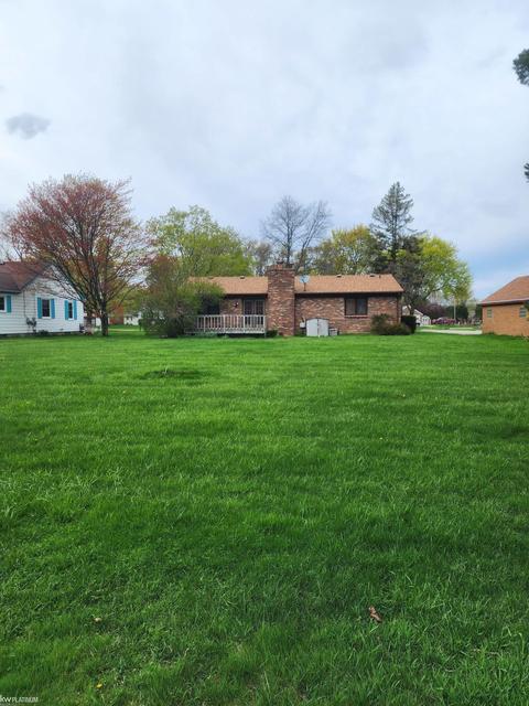 1809 Clinton Ave, Saint Clair, MI 48079 photo 4