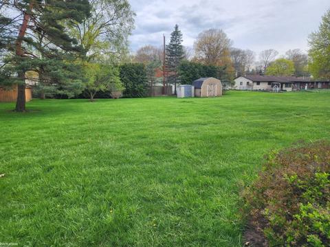 1809 Clinton Ave, Saint Clair, MI 48079 photo 3