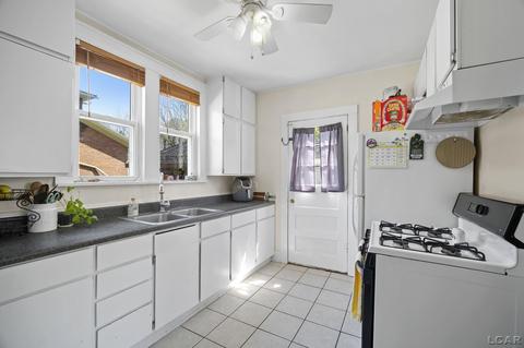 211 Park St, Adrian, MI 49221 photo 8