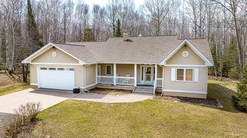 18853 Bear Lake Rd, Hancock, MI 49930