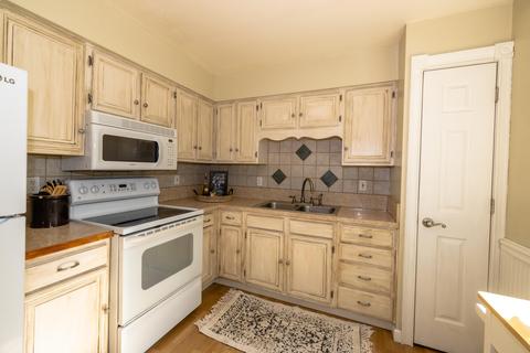 557 Spring, Flushing, MI 48433 photo 11