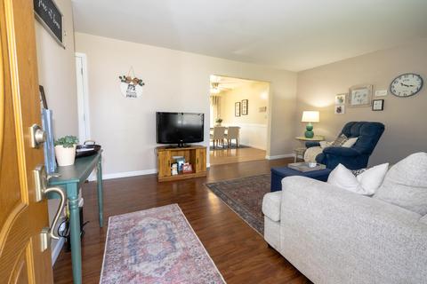 557 Spring, Flushing, MI 48433 photo 4
