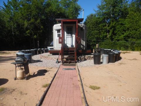4518 12th, Escanaba, MI 49829