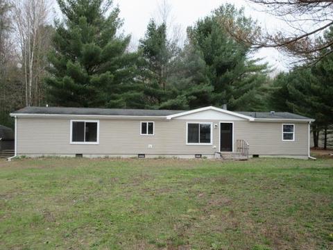 4115 N Francis Shores Ave, Sanford, MI 48657